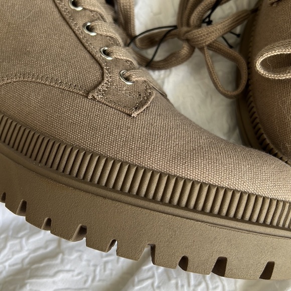 NWT Canvas Platform Boots - Picture 4 of 4